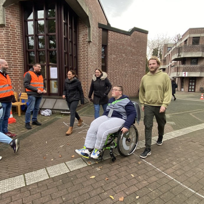 Sponsorenlauf (vergrößerte Bildansicht wird geöffnet)