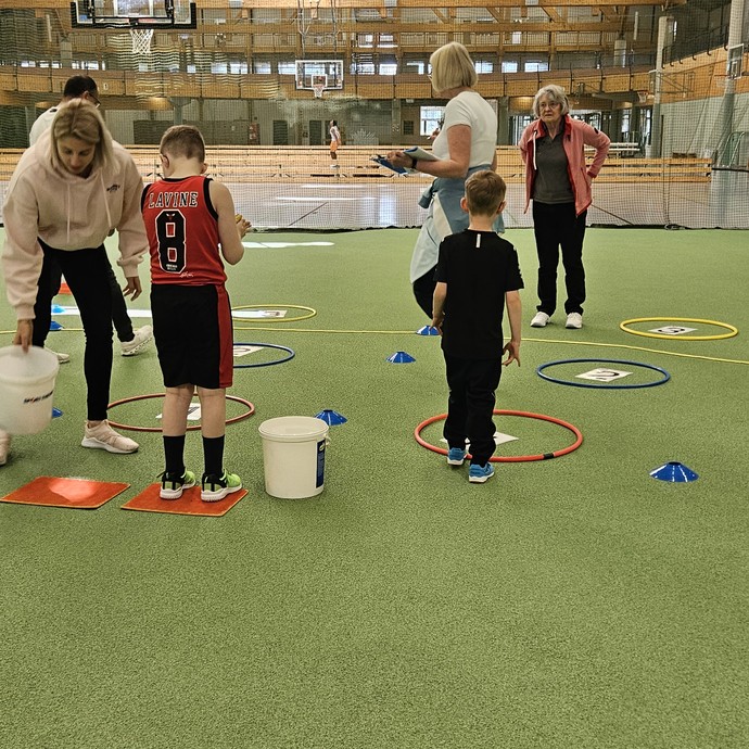 Sportfest im Ahorn-Sportpark (vergrößerte Bildansicht wird geöffnet)
