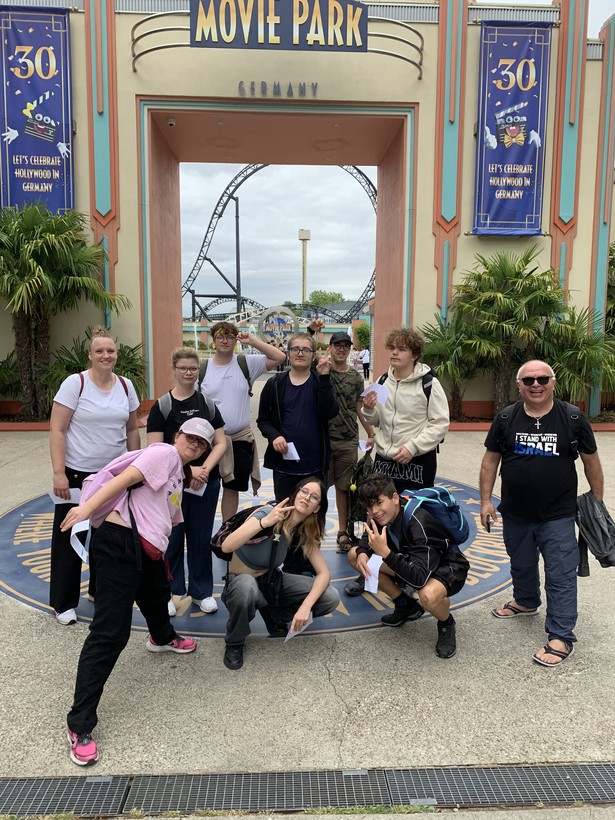 Ausflug in den Movie-Park Germany mit Schulübernachtung