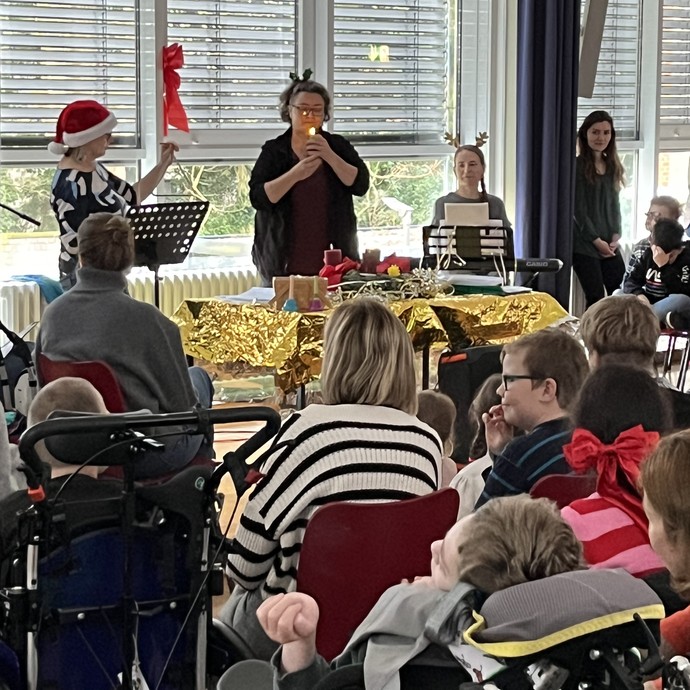 Adventssingen (vergrößerte Bildansicht wird geöffnet)