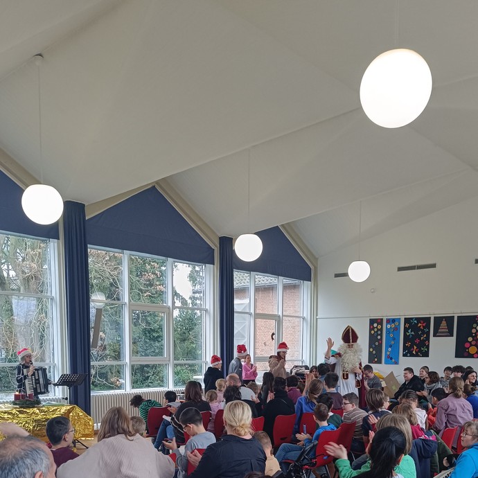 Singen (vergrößerte Bildansicht wird geöffnet)