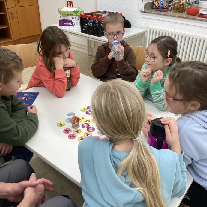 Spielenachmittag (vergrößerte Bildansicht wird geöffnet)